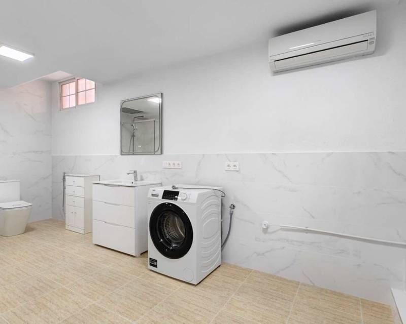 4 soveværelse Villa til salg i Villamartin med swimmingpool garage - € 470.000 (Ref: 9593155)