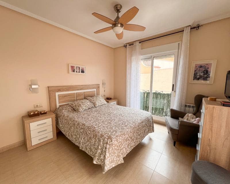 3 quarto Moradia Geminada para venda em Pilar de la Horadada com piscina - 369 000 € (Ref: 9596766)