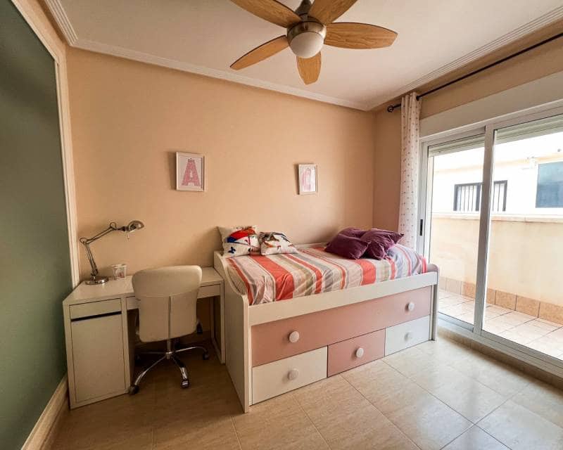 3 quarto Moradia Geminada para venda em Pilar de la Horadada com piscina - 369 000 € (Ref: 9596766)