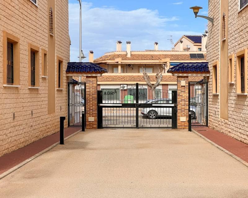 3 quarto Moradia Geminada para venda em Pilar de la Horadada com piscina - 369 000 € (Ref: 9596766)