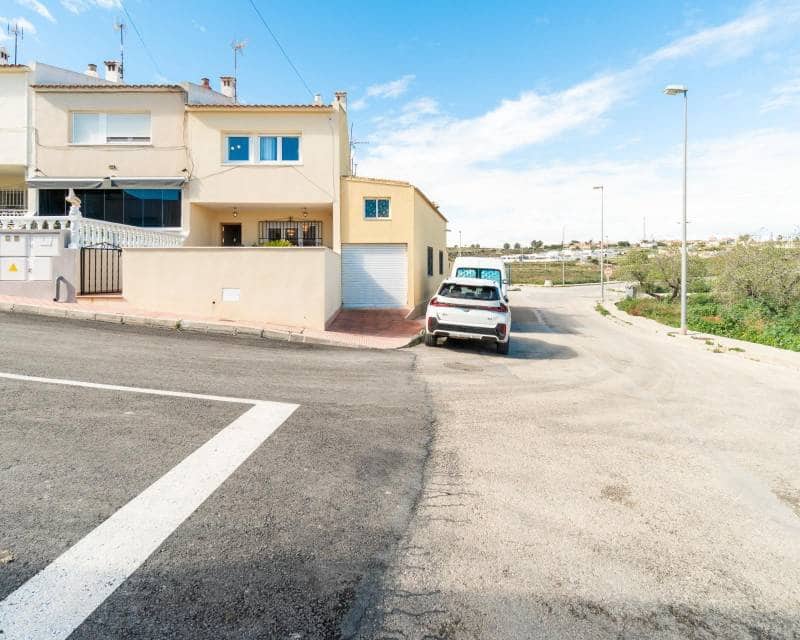 5 soveværelse Rækkehus til salg i Torremendo med swimmingpool garage - € 249.000 (Ref: 9603387)