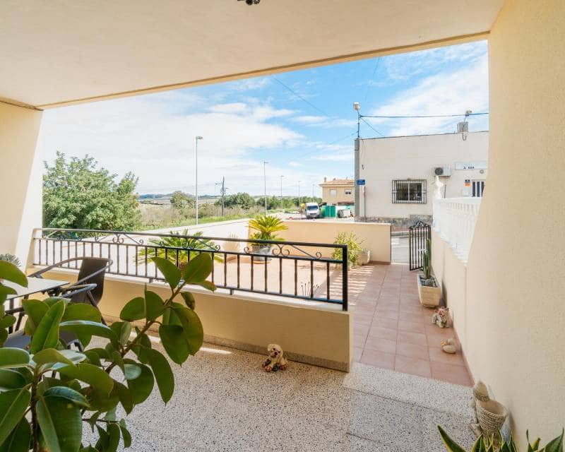 5 soveværelse Rækkehus til salg i Torremendo med swimmingpool garage - € 249.000 (Ref: 9603387)