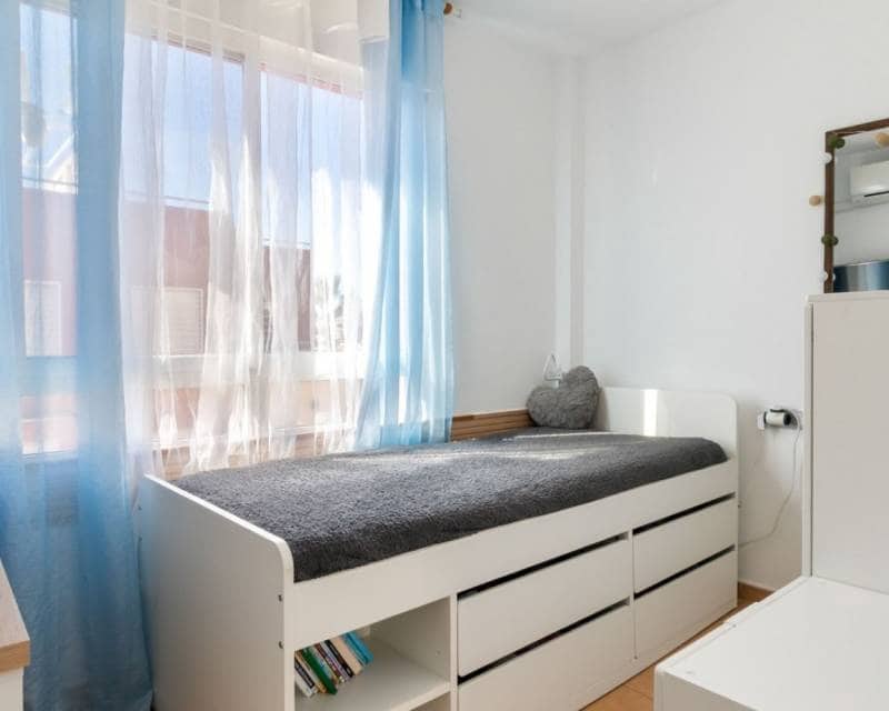 3 chambre Villa/Maison Mitoyenne à vendre à Orihuela Costa avec piscine garage - 288 000 € (Ref: 9603530)