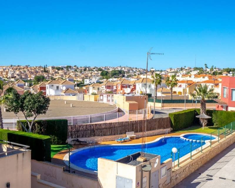 3 chambre Villa/Maison Mitoyenne à vendre à Orihuela Costa avec piscine garage - 288 000 € (Ref: 9603530)