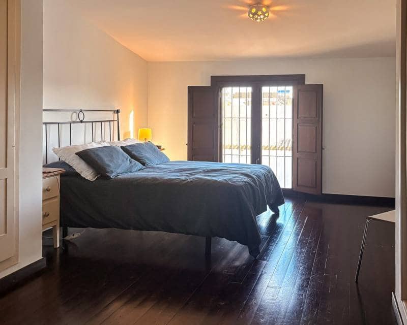 Chalet de 4 habitaciones en Santa Pola en venta con piscina - 890.000 € (Ref: 9603531)