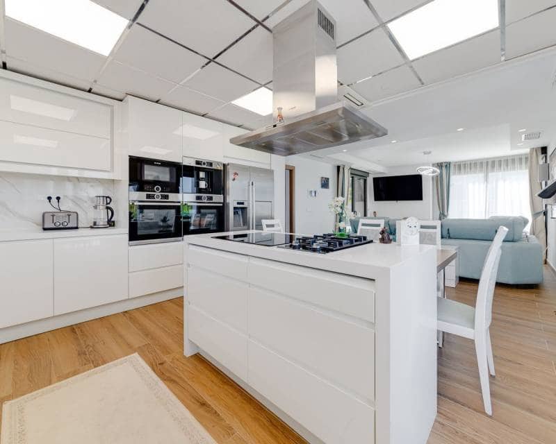 4 sovrum Villa till salu i Torrevieja med pool garage - 1 275 000 € (Ref: 9603532)