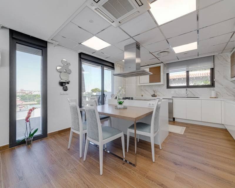 4 sovrum Villa till salu i Torrevieja med pool garage - 1 275 000 € (Ref: 9603532)