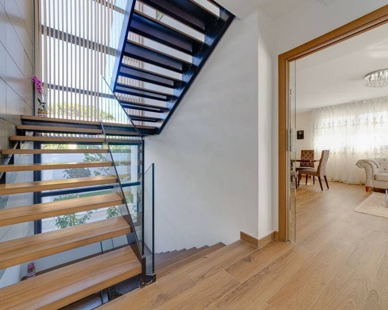 4 sovrum Villa till salu i Torrevieja med pool garage - 1 275 000 € (Ref: 9603532)