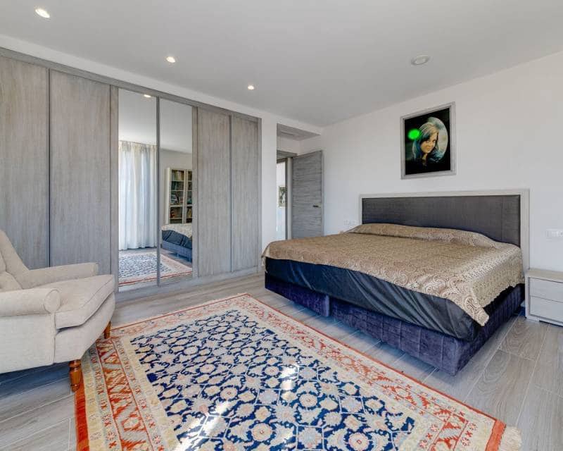 4 sovrum Villa till salu i Torrevieja med pool garage - 1 275 000 € (Ref: 9603532)