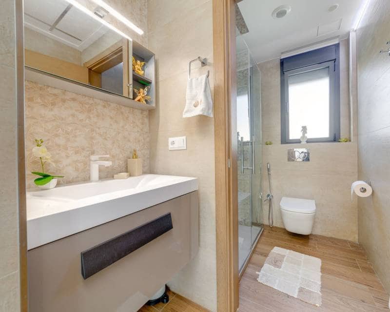 4 sovrum Villa till salu i Torrevieja med pool garage - 1 275 000 € (Ref: 9603532)