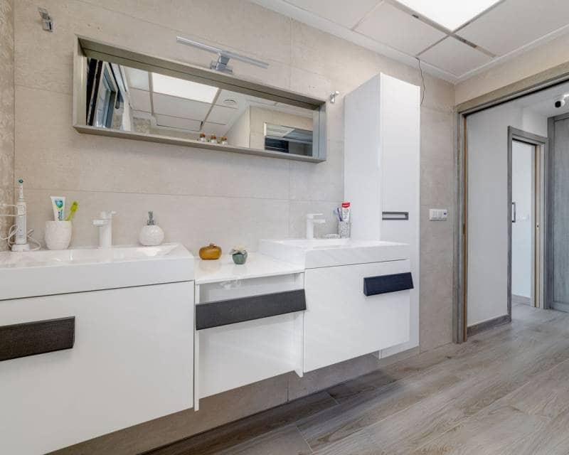 4 sovrum Villa till salu i Torrevieja med pool garage - 1 275 000 € (Ref: 9603532)