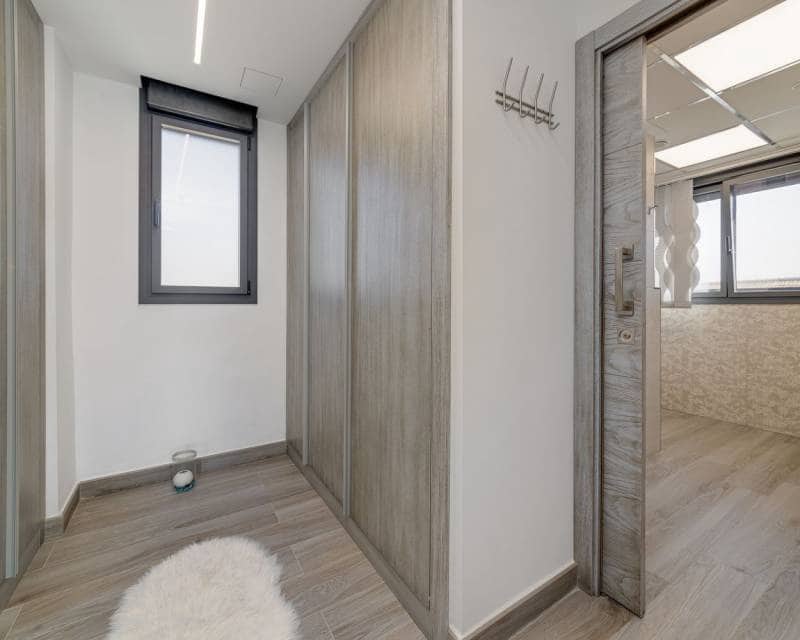 4 sovrum Villa till salu i Torrevieja med pool garage - 1 275 000 € (Ref: 9603532)