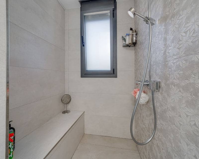 4 sovrum Villa till salu i Torrevieja med pool garage - 1 275 000 € (Ref: 9603532)