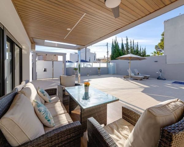 4 sovrum Villa till salu i Los Balcones - Los Altos, Torrevieja med pool garage - 1 275 000 € (Ref: 9603532)