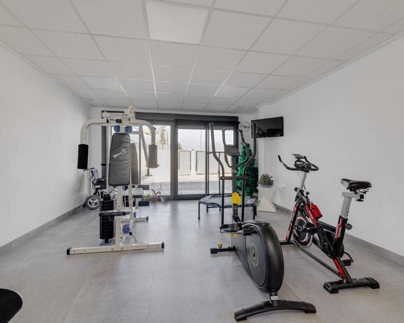 4 sovrum Villa till salu i Torrevieja med pool garage - 1 275 000 € (Ref: 9603532)