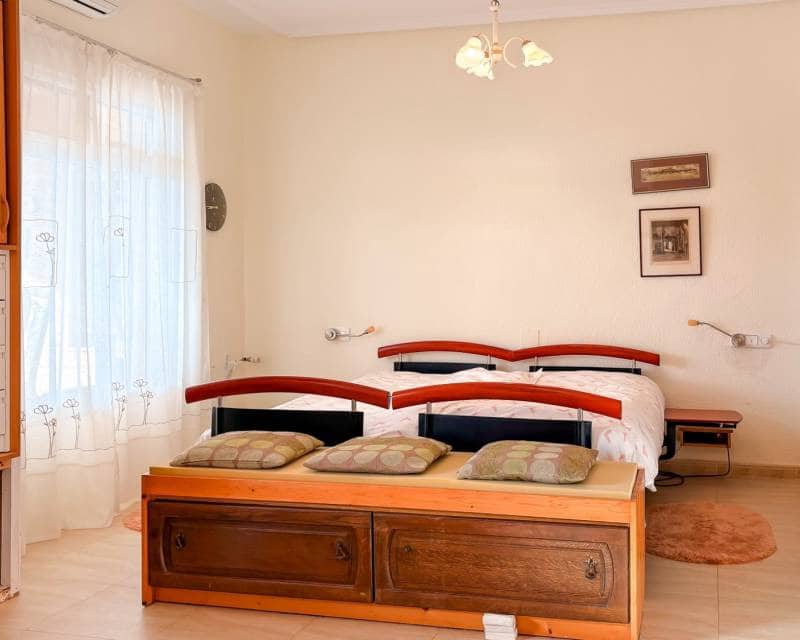 Chalet de 4 habitaciones en Ciudad Quesada en venta con piscina garaje - 525.000 € (Ref: 9610143)