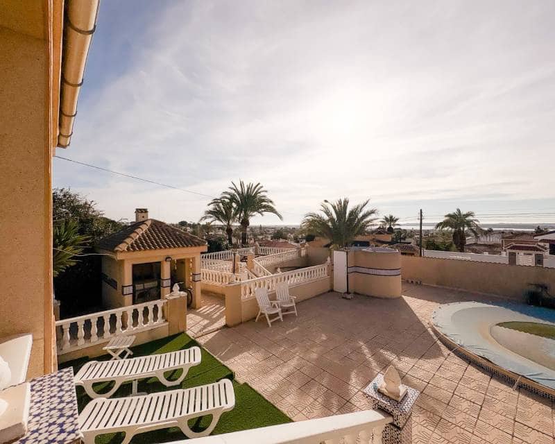 Chalet de 4 habitaciones en Ciudad Quesada en venta con piscina garaje - 525.000 € (Ref: 9610143)