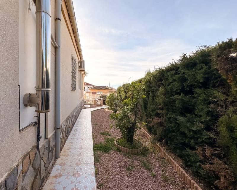 Chalet de 4 habitaciones en Ciudad Quesada en venta con piscina garaje - 525.000 € (Ref: 9610143)