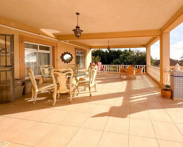 Chalet de 4 habitaciones en Ciudad Quesada, Rojales en venta con piscina garaje - 525.000 € (Ref: 9610143)