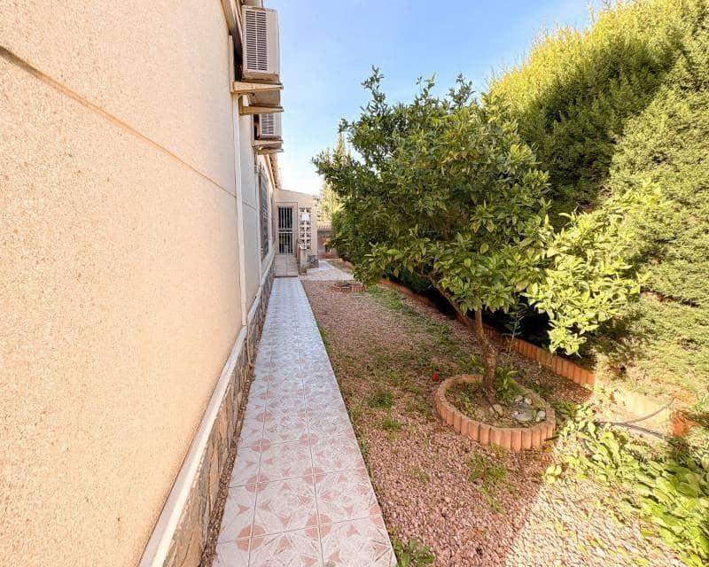 Chalet de 4 habitaciones en Ciudad Quesada en venta con piscina garaje - 525.000 € (Ref: 9610143)