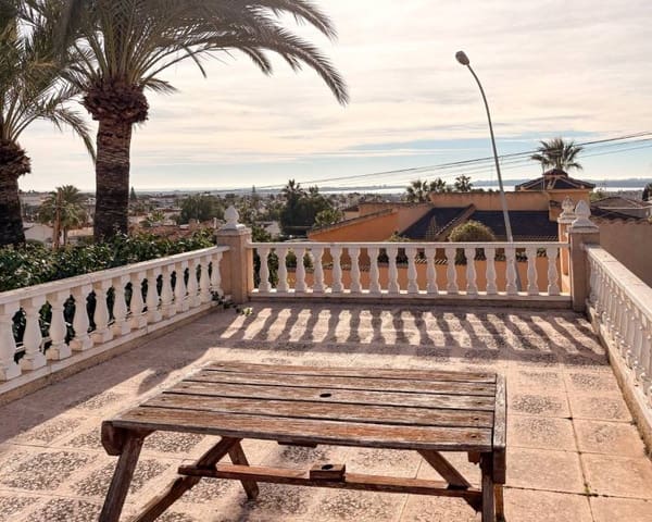 Chalet de 4 habitaciones en Ciudad Quesada, Rojales en venta con piscina garaje - 525.000 € (Ref: 9610143)