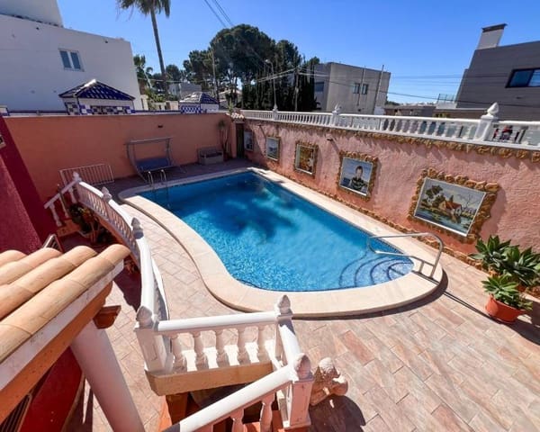 6 sovrum Semi-fristående Villa till salu i Los Balcones med pool - 480 000 € (Ref: 9610232)