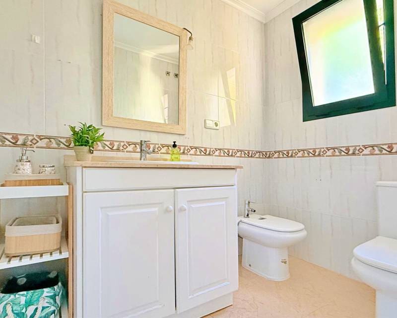 2 chambre Villa/Maison Mitoyenne à vendre à Orihuela Costa avec piscine - 215 000 € (Ref: 9614114)