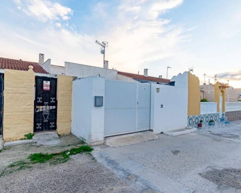 2 soveværelse Rækkehus til salg i La Torreta - € 122.000 (Ref: 9614486)