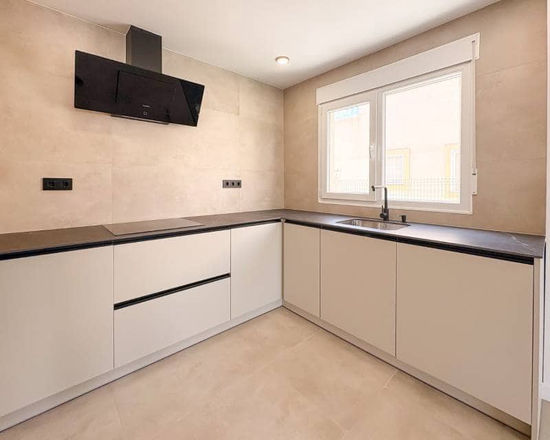 3 bedroom Semi-detached Villa for sale in El Campello with garage - € 550,000 (Ref: 9618498)