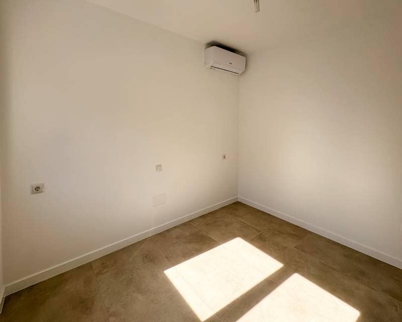 3 bedroom Semi-detached Villa for sale in El Campello with garage - € 550,000 (Ref: 9618498)