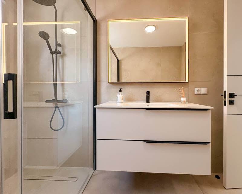 3 bedroom Semi-detached Villa for sale in El Campello with garage - € 550,000 (Ref: 9618498)