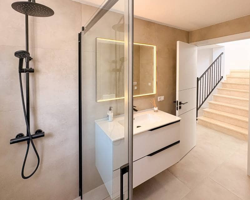 3 bedroom Semi-detached Villa for sale in El Campello with garage - € 550,000 (Ref: 9618498)