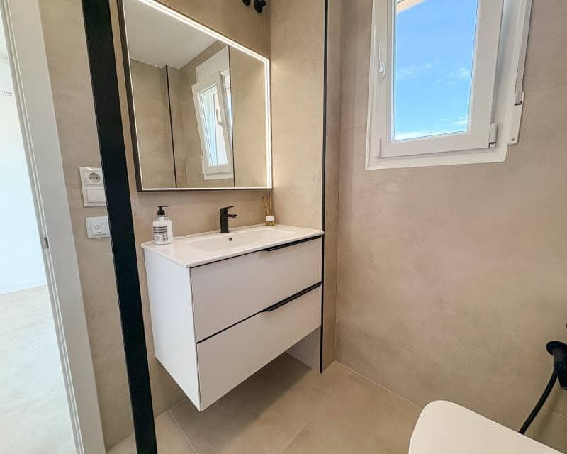 3 bedroom Semi-detached Villa for sale in El Campello with garage - € 550,000 (Ref: 9618498)