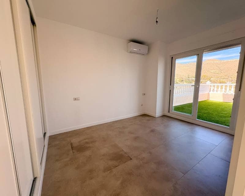 3 bedroom Semi-detached Villa for sale in El Campello with garage - € 550,000 (Ref: 9618498)