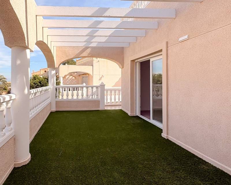 3 bedroom Semi-detached Villa for sale in El Campello with garage - € 550,000 (Ref: 9618498)