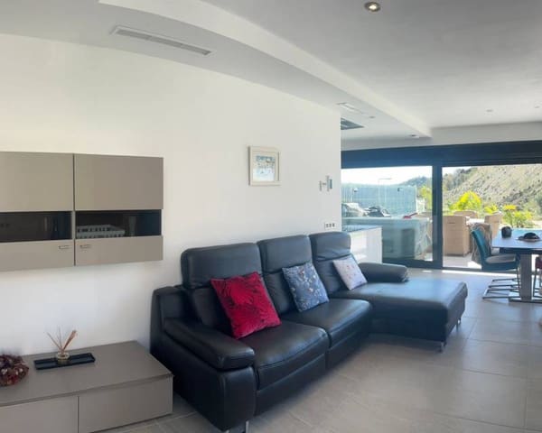 3 soveværelse Villa til salg i San Miguel de Salinas med swimmingpool garage - € 385.000 (Ref: 9626399)