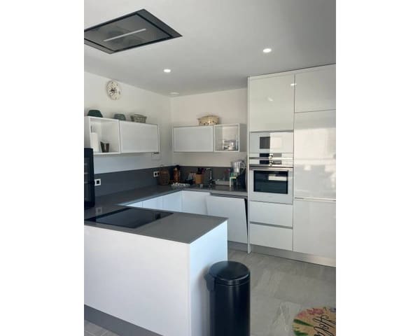 3 soveværelse Villa til salg i San Miguel de Salinas med swimmingpool garage - € 385.000 (Ref: 9626399)