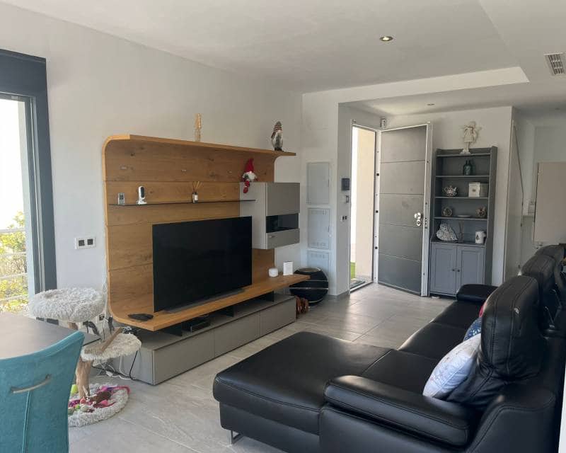 3 soveværelse Villa til salg i San Miguel de Salinas med swimmingpool garage - € 385.000 (Ref: 9626399)