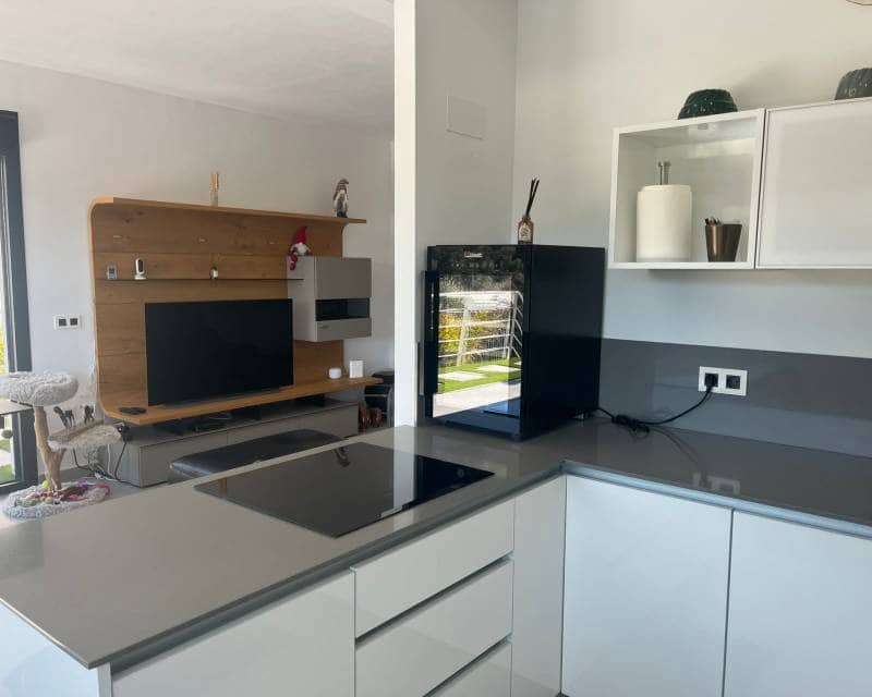 3 soveværelse Villa til salg i San Miguel de Salinas med swimmingpool garage - € 385.000 (Ref: 9626399)