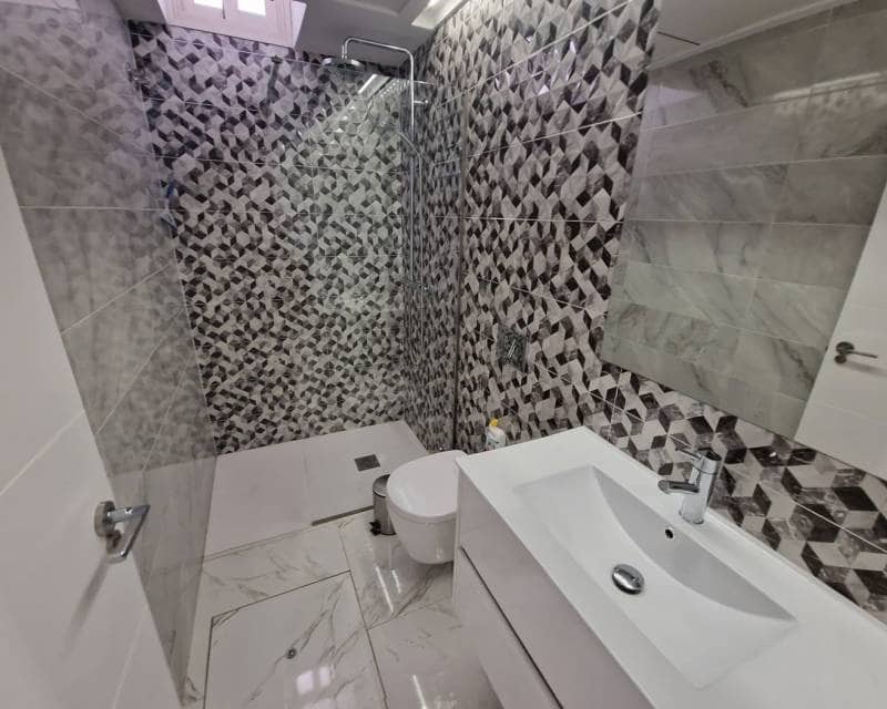 5 slaapkamer Villa te koop in Villamartin met zwembad garage - € 380.000 (Ref: 9626936)