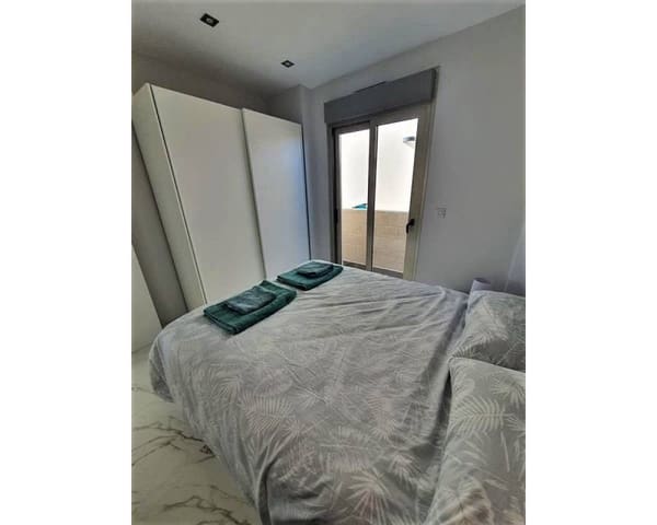 5 slaapkamer Villa te koop in Villamartin, Orihuela met zwembad garage - € 380.000 (Ref: 9626936)