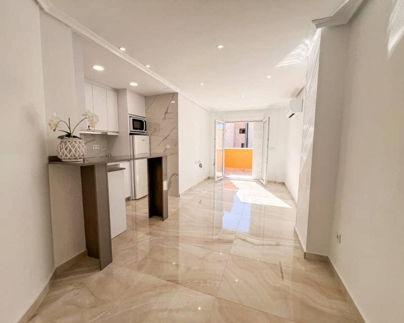 2 bedroom Penthouse for sale in Torrevieja - € 198,900 (Ref: 9632705)