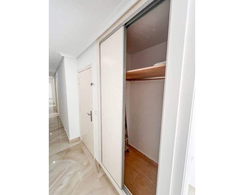 2 bedroom Penthouse for sale in Torrevieja - € 198,900 (Ref: 9632705)