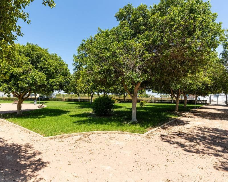 4 soverom Kjedet enebolig til salgs i Rafal med svømmebasseng - € 269 000 (Ref: 9632976)