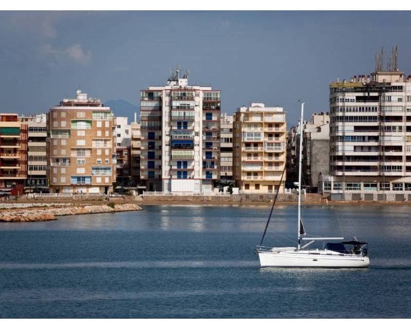3 slaapkamer Penthouse te koop in Torrevieja met zwembad - € 469.000 (Ref: 9633033)