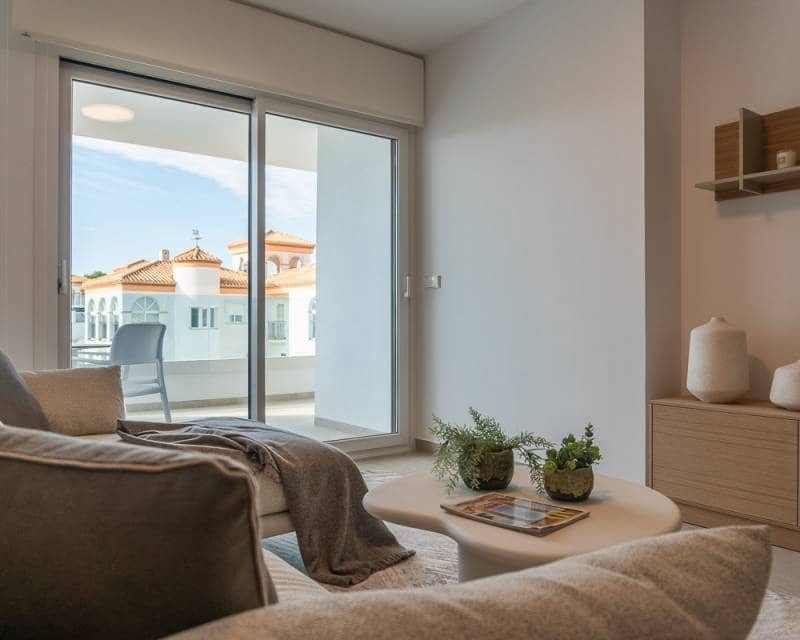 Ático de 3 habitaciones en Playa Flamenca en venta con piscina - 625.000 € (Ref: 9633067)