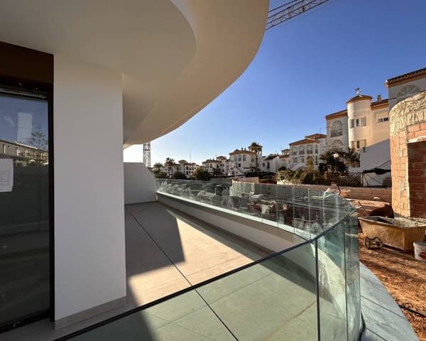 Ático de 3 habitaciones en Playa Flamenca, Orihuela en venta con piscina - 625.000 € (Ref: 9633067)