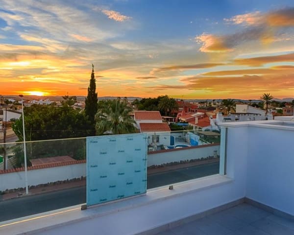 4 bedroom Terraced Villa for sale in Pilar de la Horadada ciudad, Pilar de la Horadada with pool - € 369,900 (Ref: 9633167)