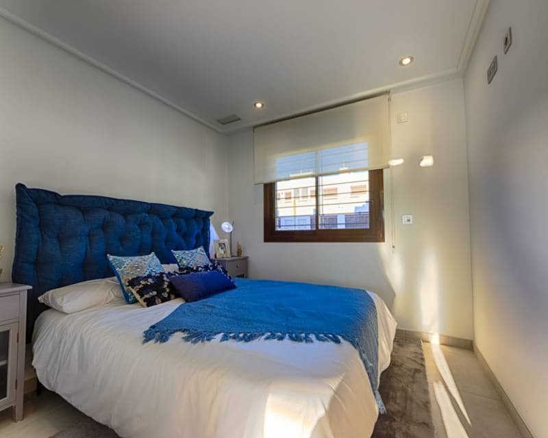 4 sovrum Radhus till salu i Pilar de la Horadada med pool - 369 900 € (Ref: 9633167)