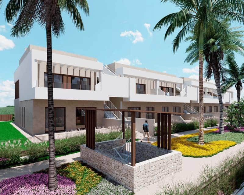 3 bedroom Bungalow for sale in Los Alcazares with pool - € 320,000 (Ref: 9633173)